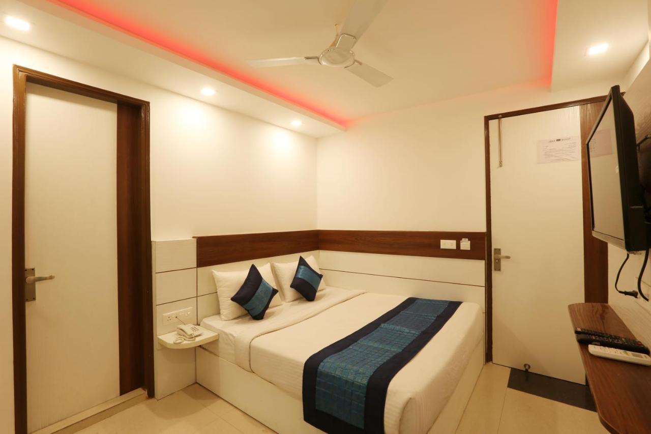 Hotel Ark Suites At Delhi Airport New Delhi Bagian luar foto